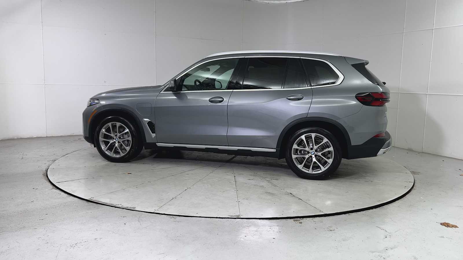 Thumbnail: 2026 BMW X5 - 4