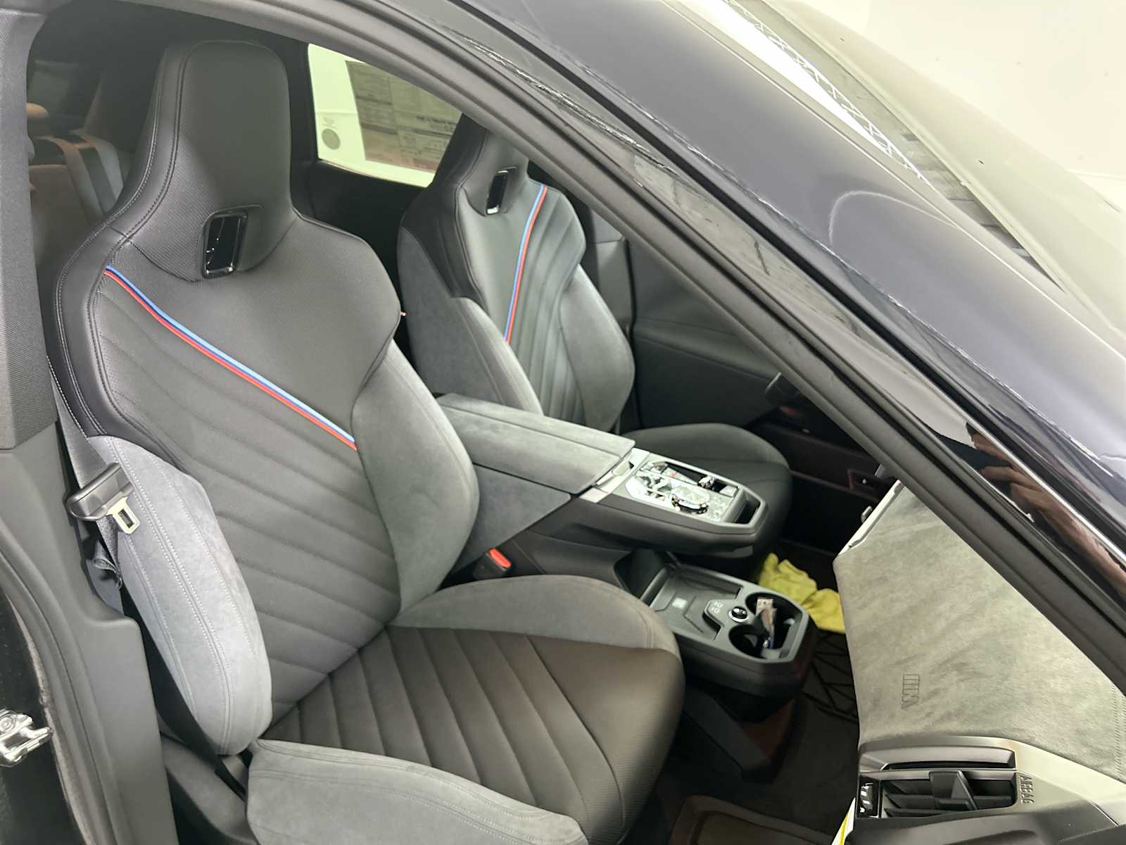 Thumbnail: 2026 BMW iX - 25