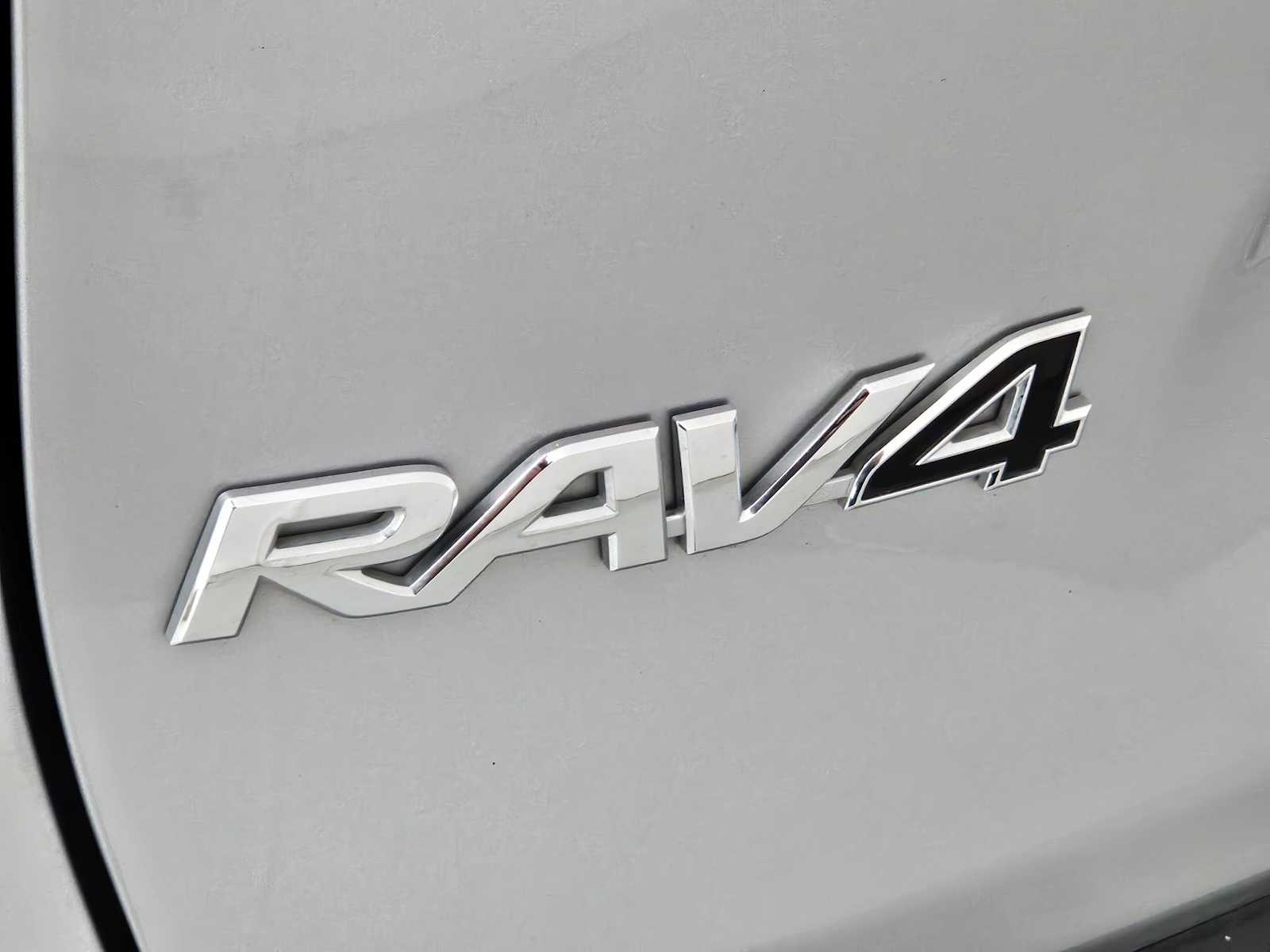 Thumbnail: 2024 Toyota RAV4 - 11