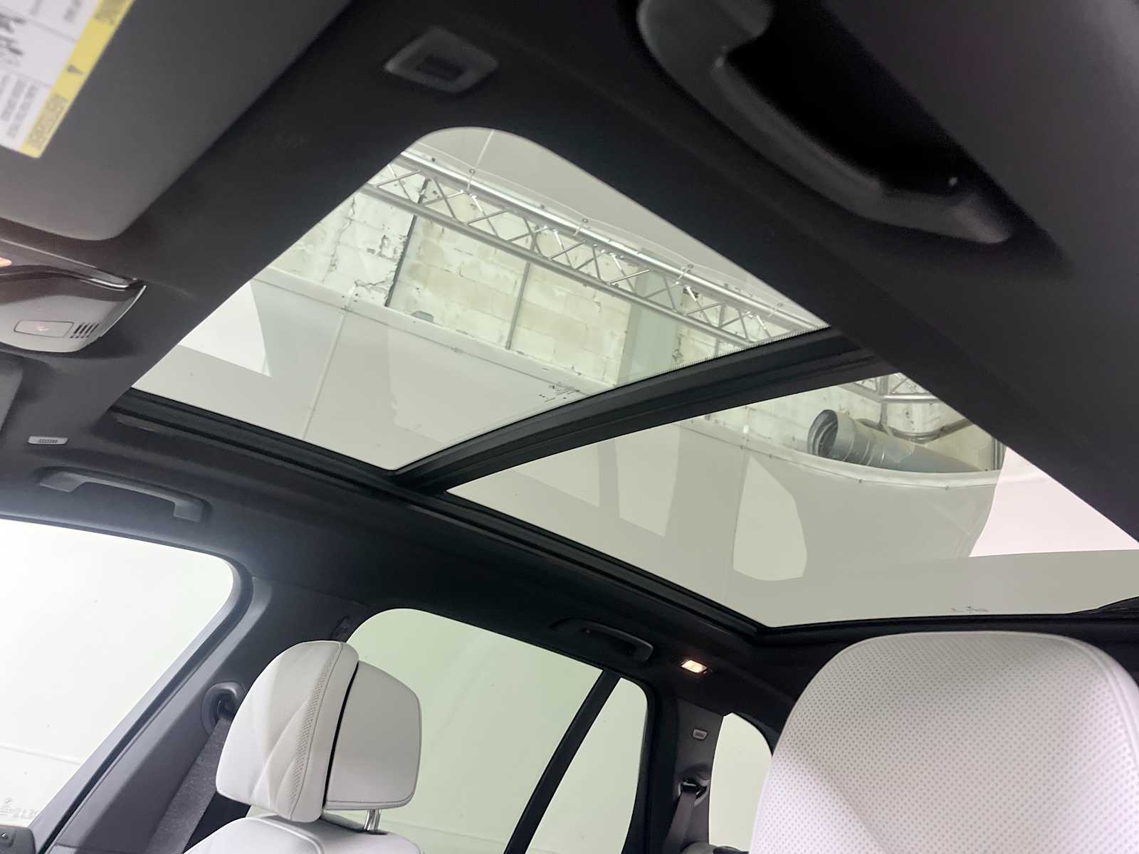 2026 BMW X5 50e - Photo 16