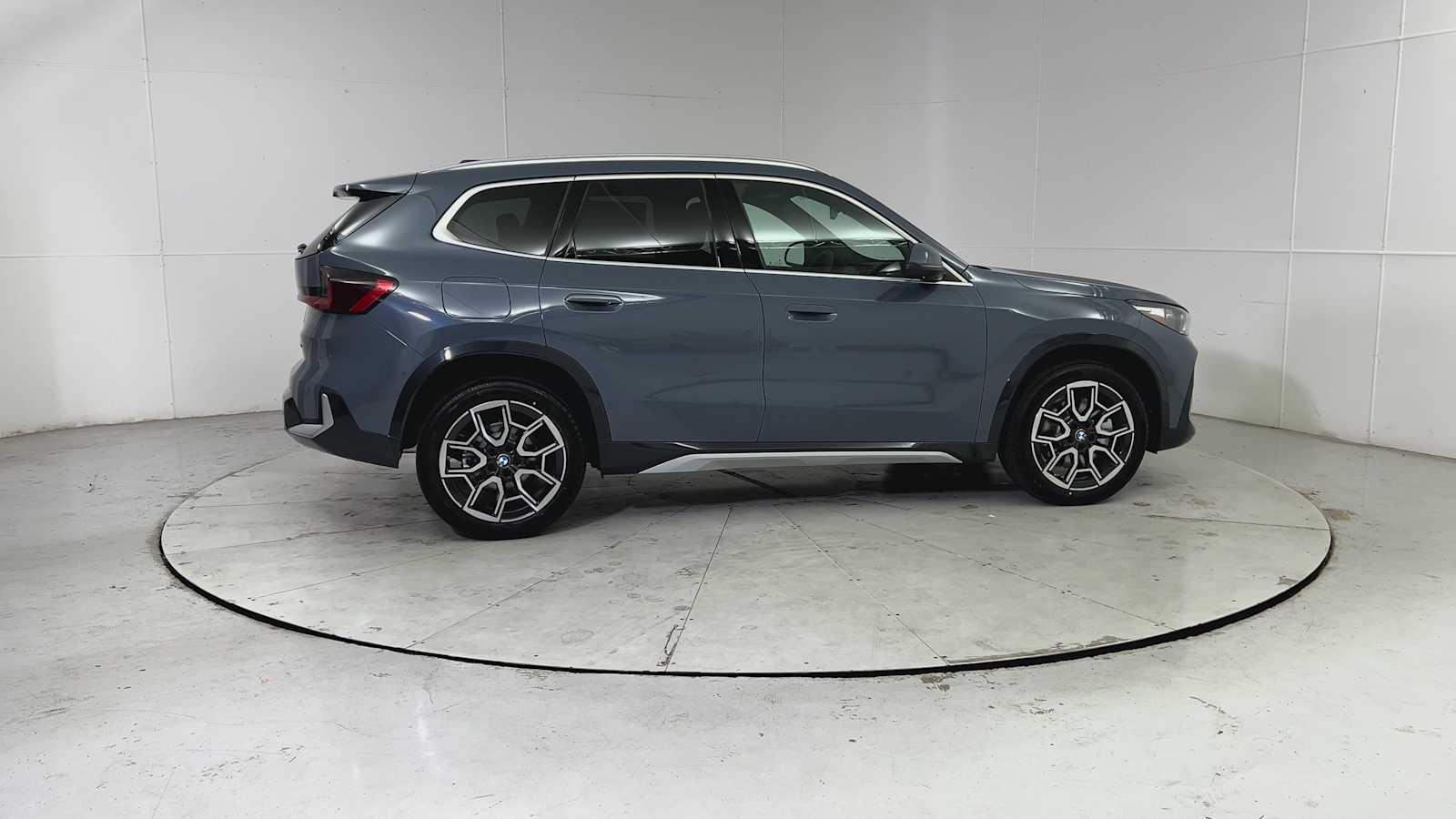 Thumbnail: 2026 BMW X1 - 9