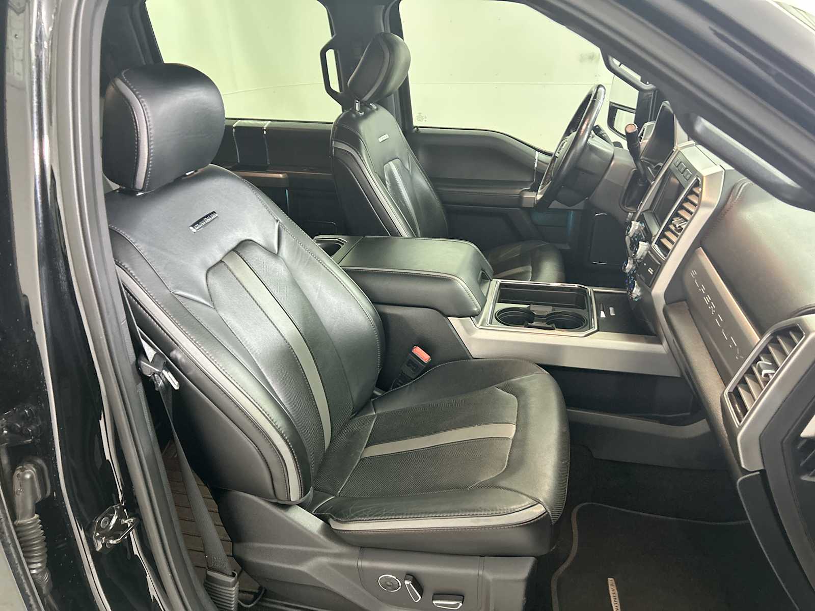 Thumbnail: 2018 Ford Econoline - 26