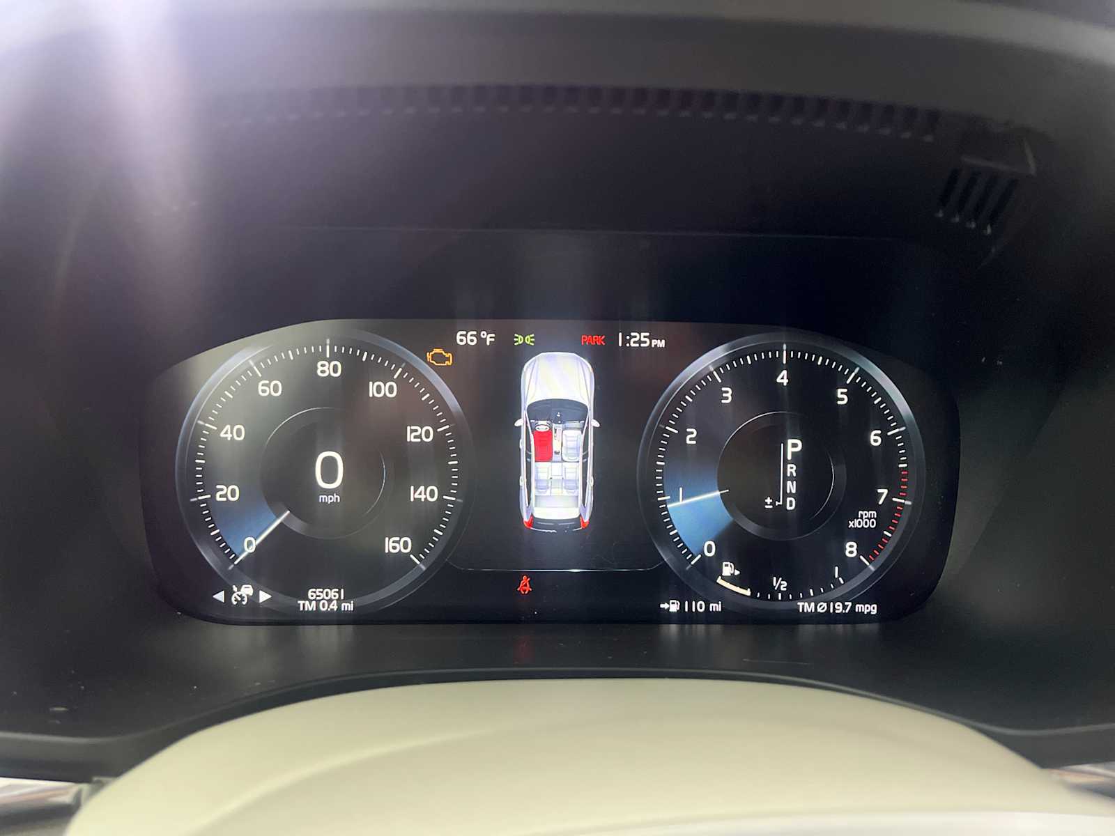 Thumbnail: 2019 Volvo XC60 - 11