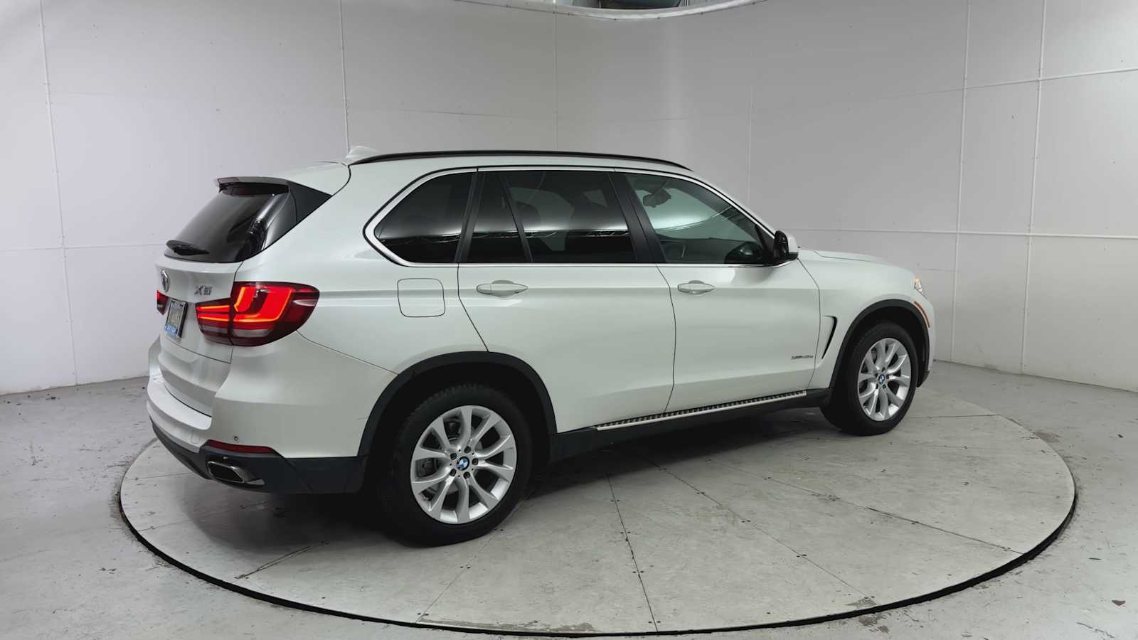 Thumbnail: 2016 BMW X5 - 2