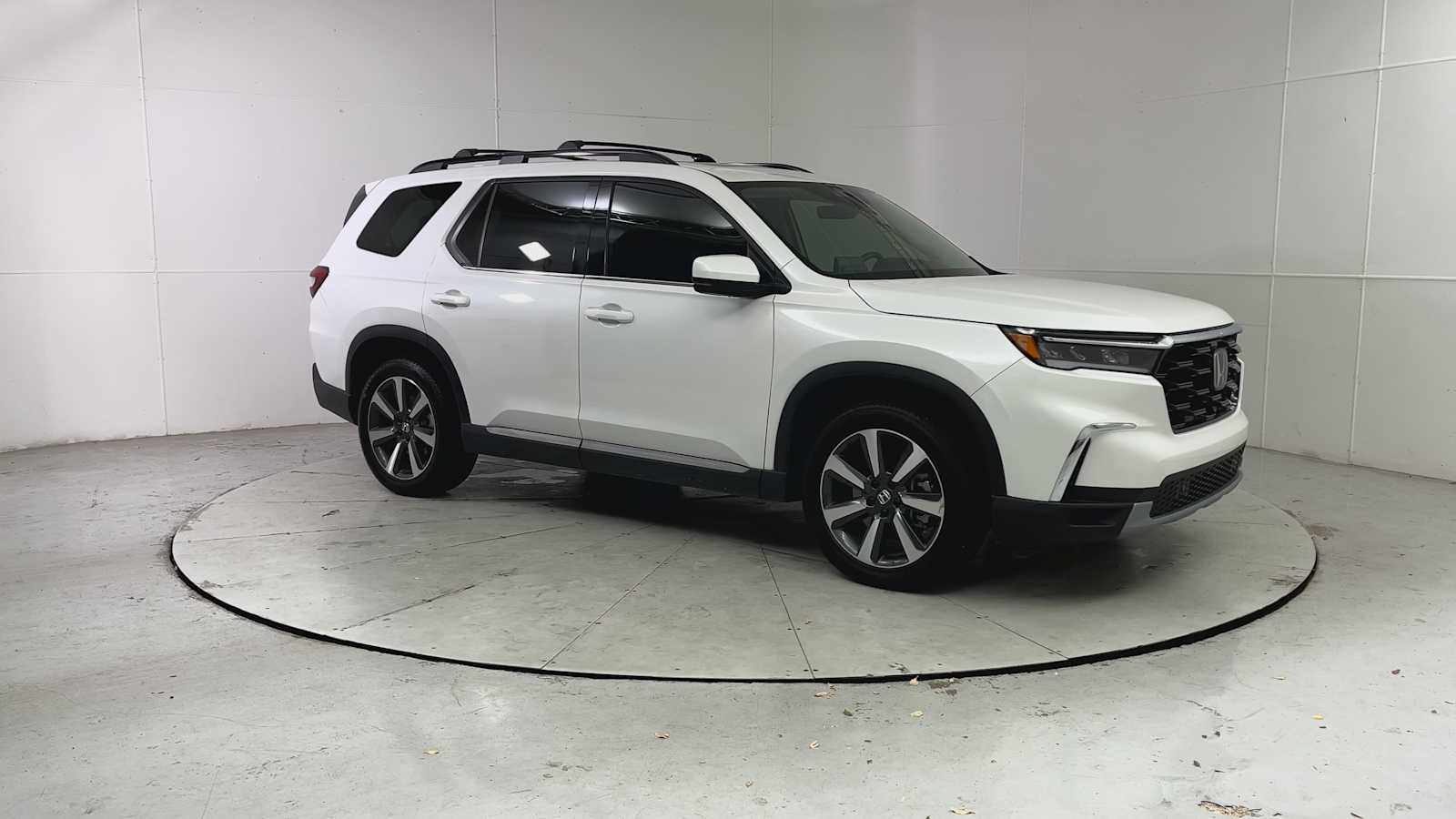 Thumbnail: 2023 Honda Pilot - 8