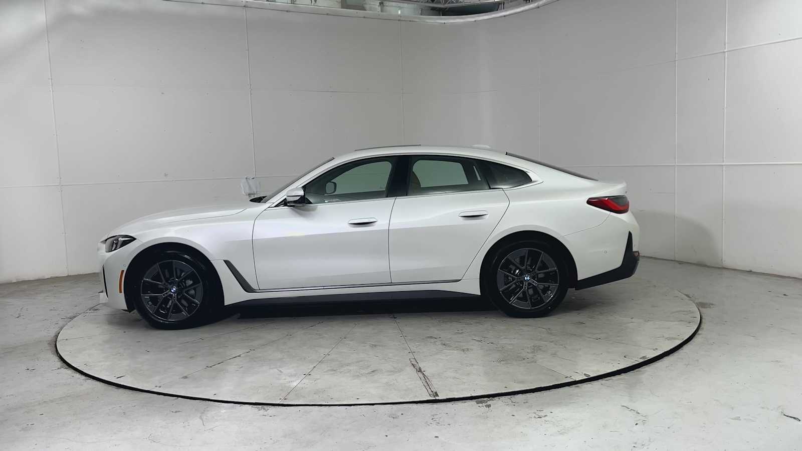 Thumbnail: 2025 BMW i4 - 5