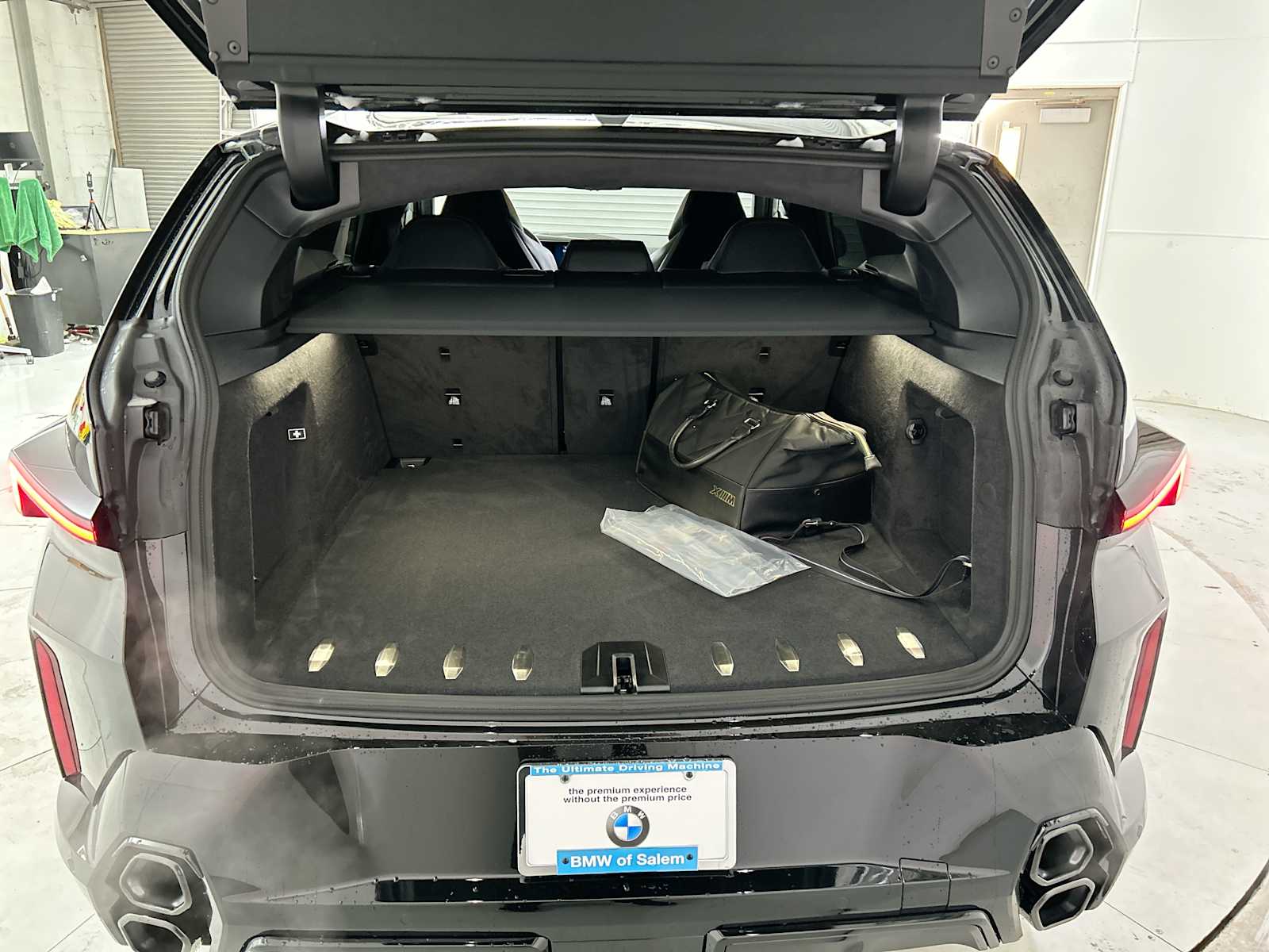 Thumbnail: 2026 BMW XM - 21