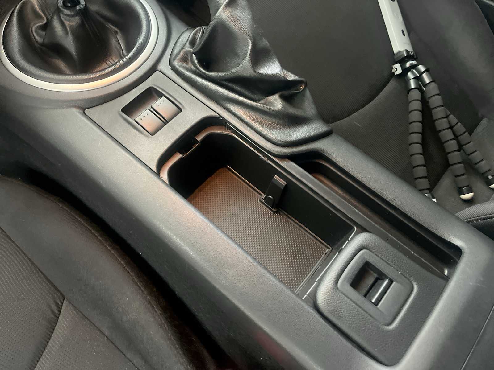 Thumbnail: 2010 Mazda MX-5 Miata - 21