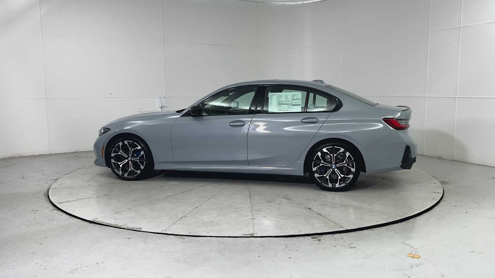 Thumbnail: 2026 BMW 3 Series - 5