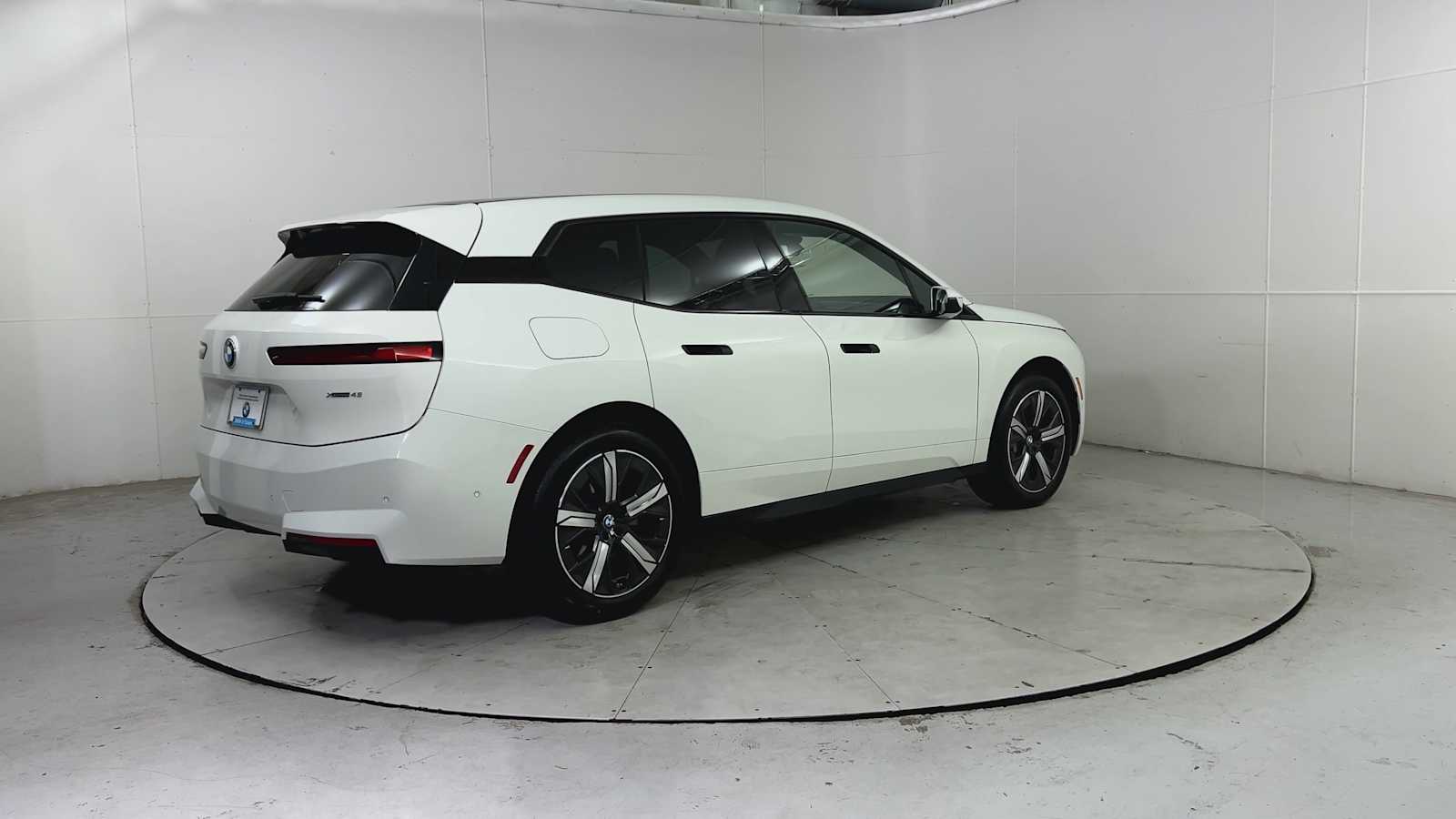 Thumbnail: 2026 BMW iX - 2