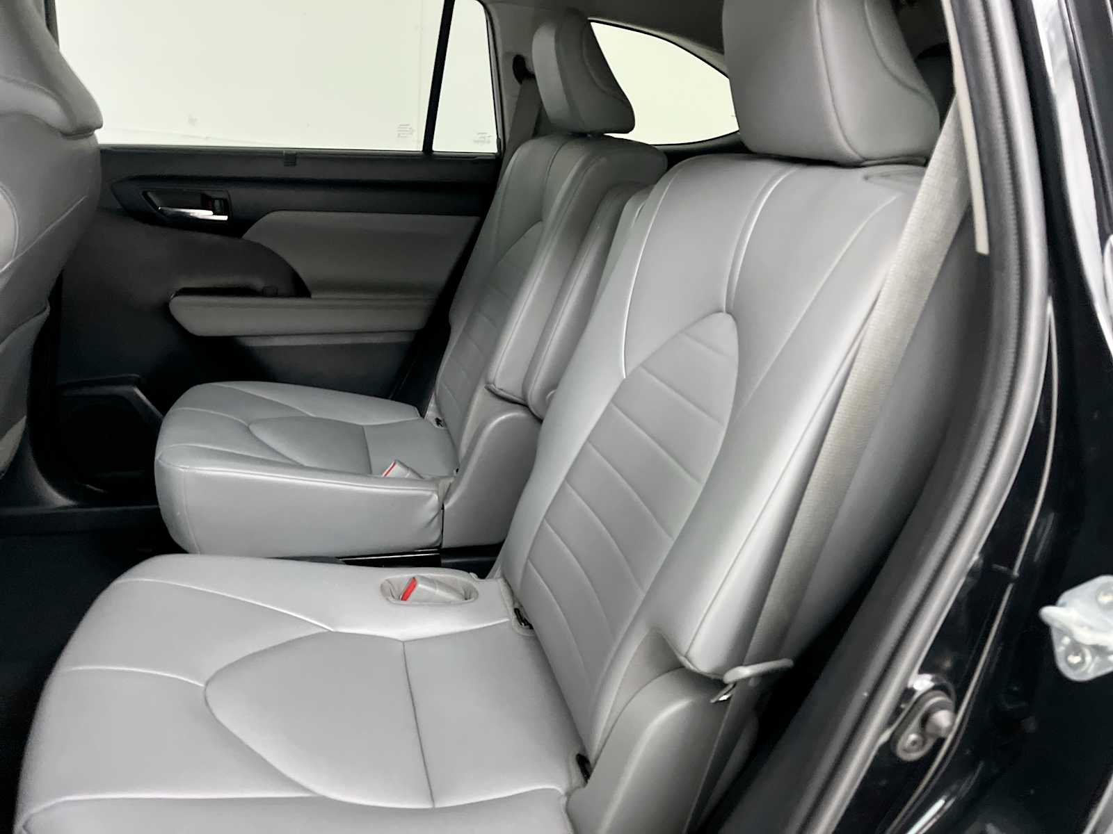 Thumbnail: 2021 Toyota Highlander - 30