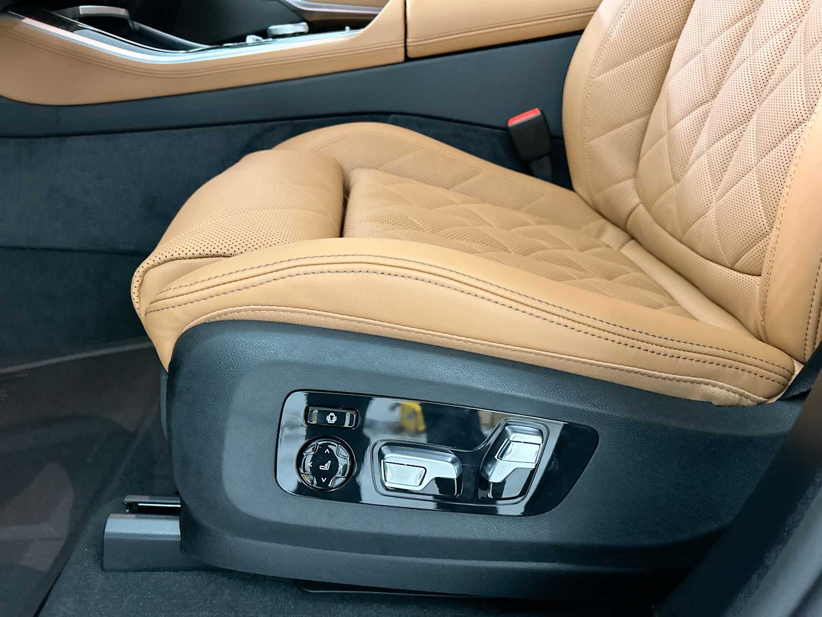 Thumbnail: 2026 BMW X5 - 14