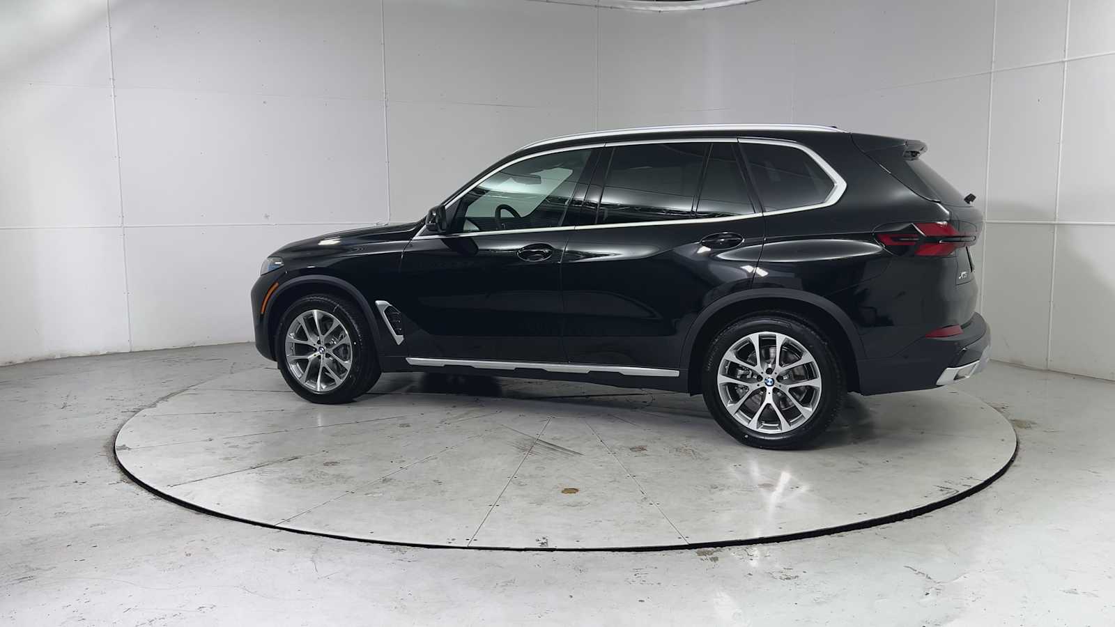 Thumbnail: 2026 BMW X5 - 4