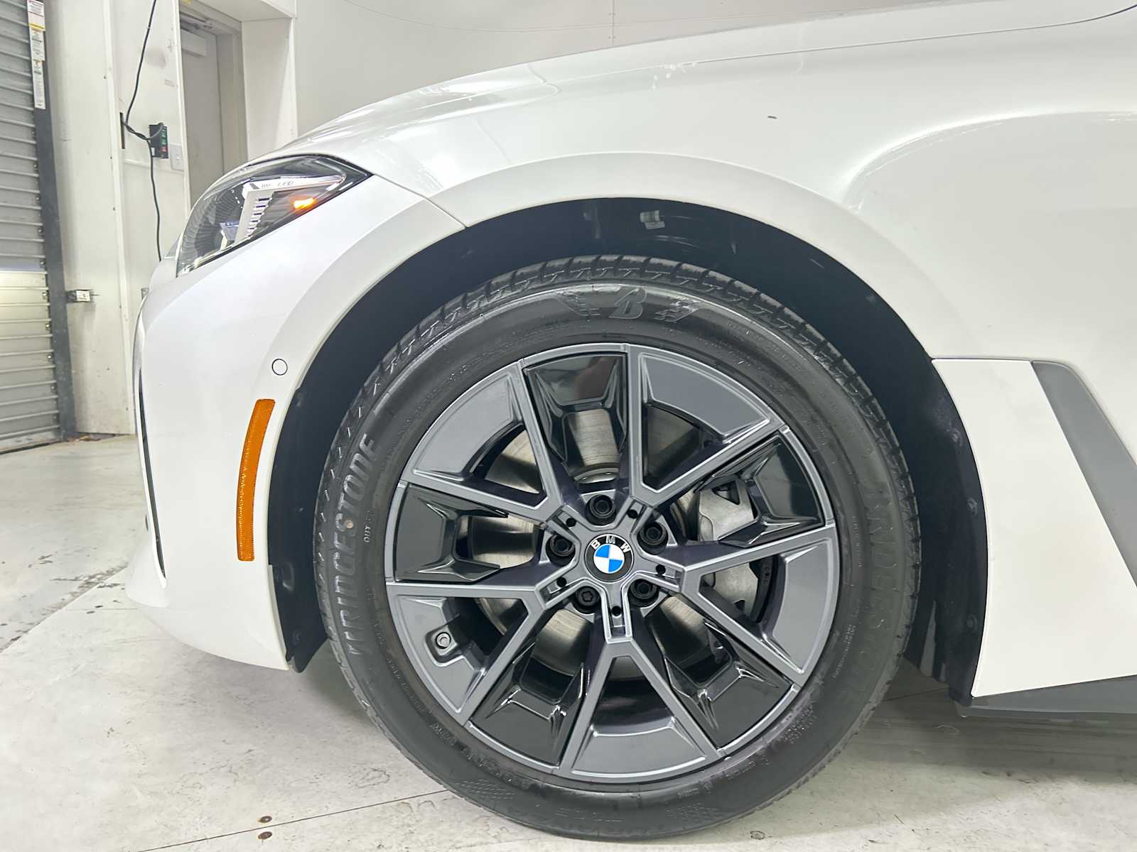 Thumbnail: 2025 BMW i4 - 19