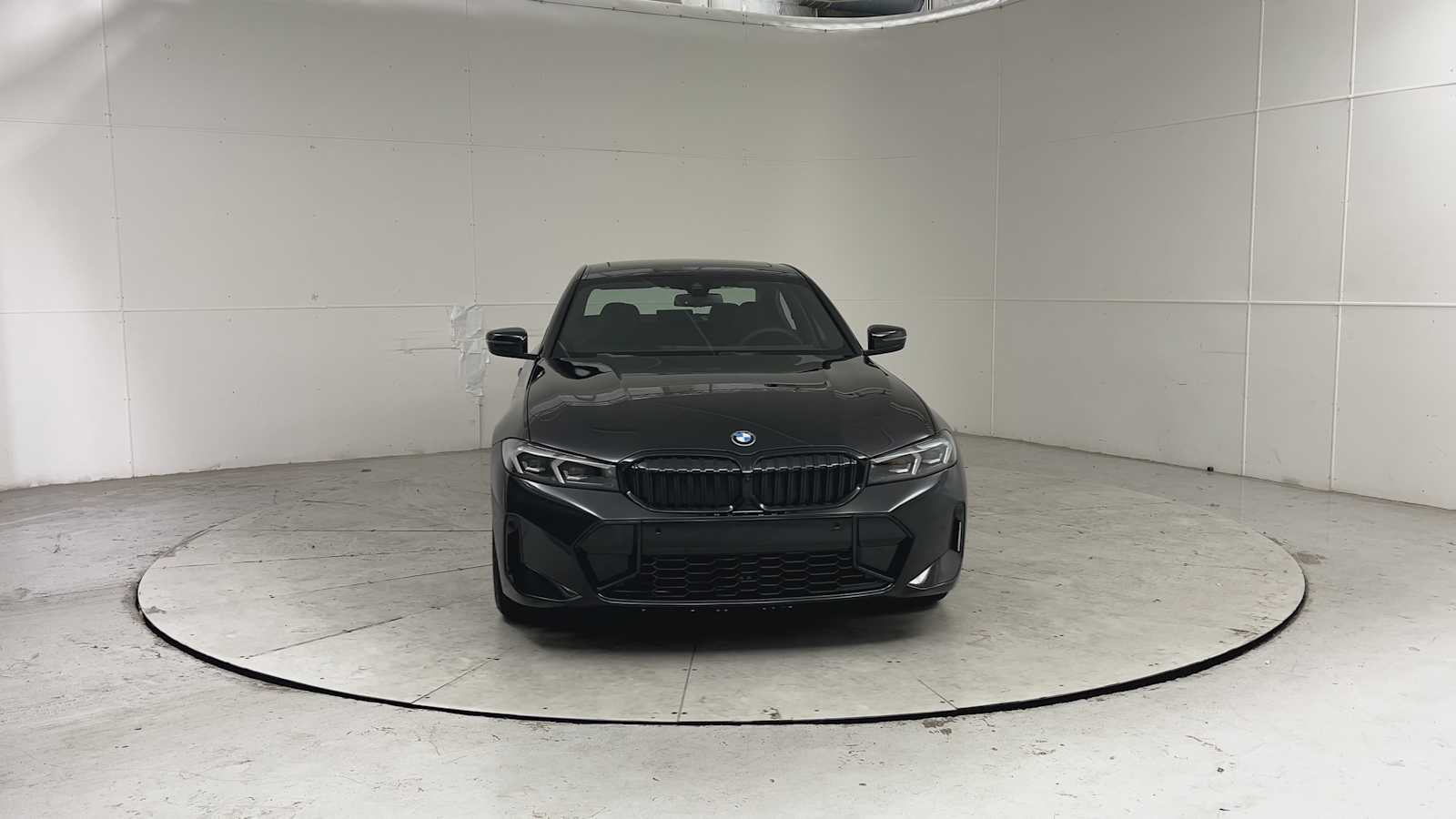 Thumbnail: 2026 BMW 3 Series - 5