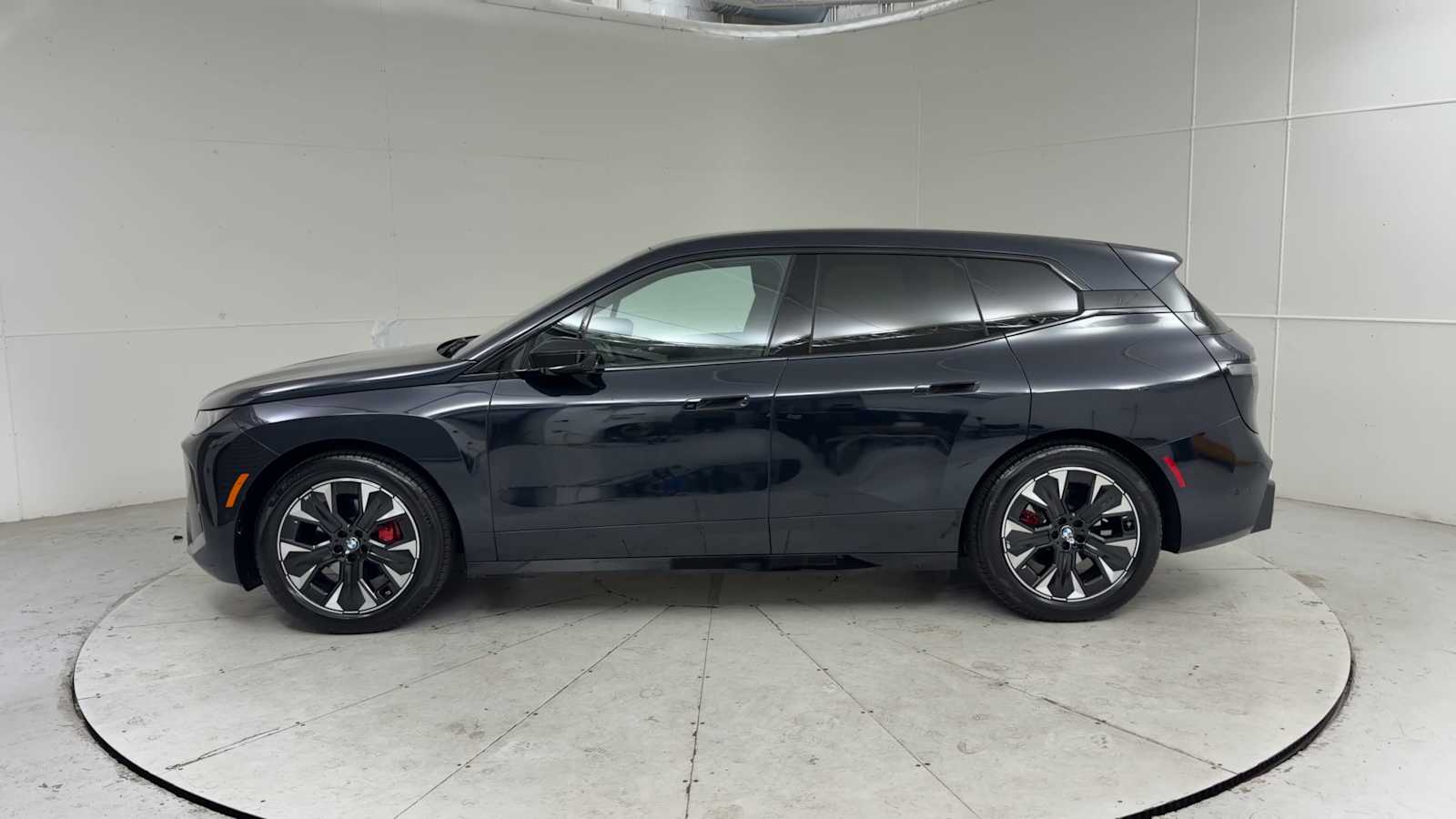 Thumbnail: 2026 BMW iX - 5
