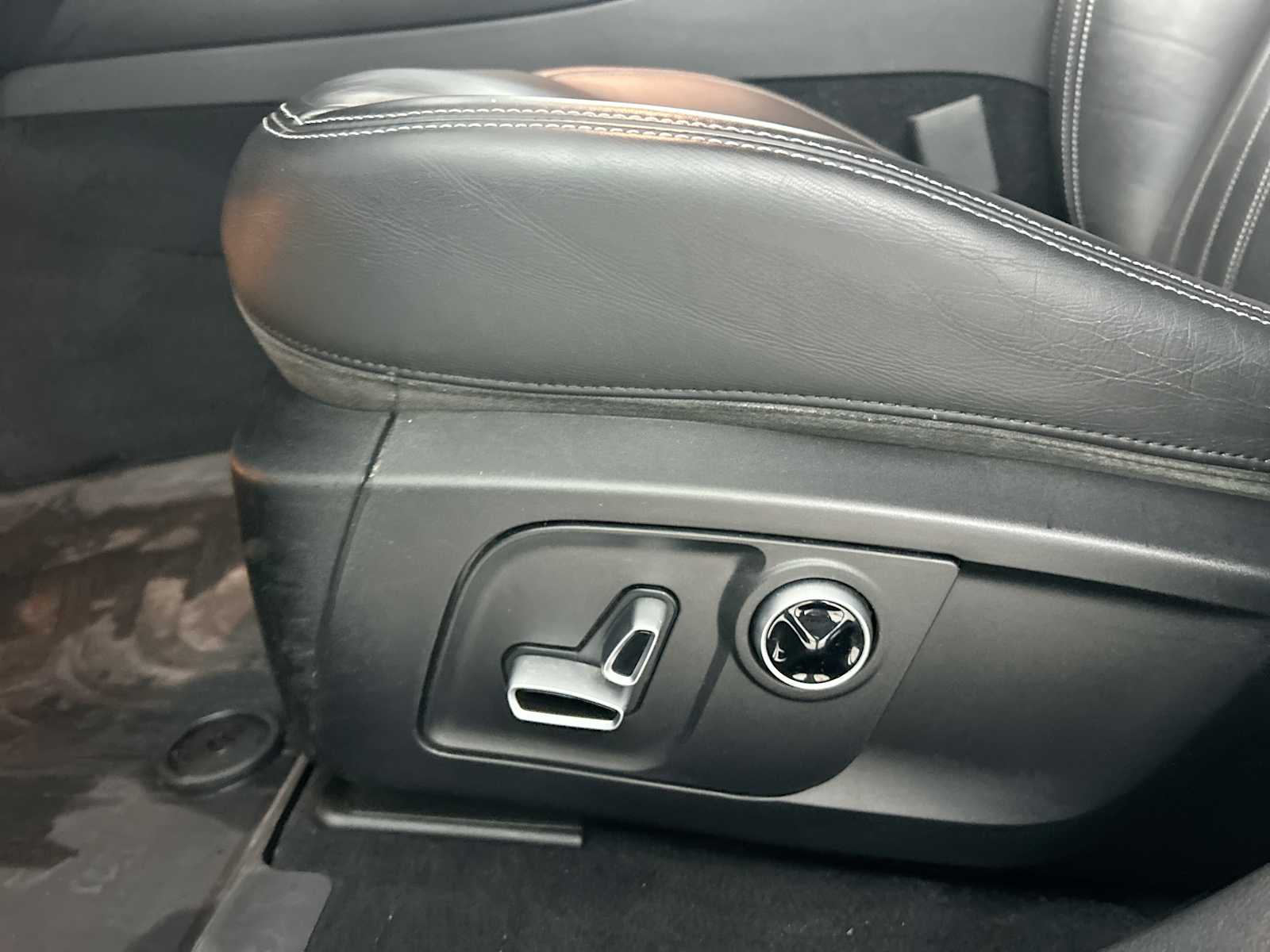 Thumbnail: 2021 Maserati Levante - 14