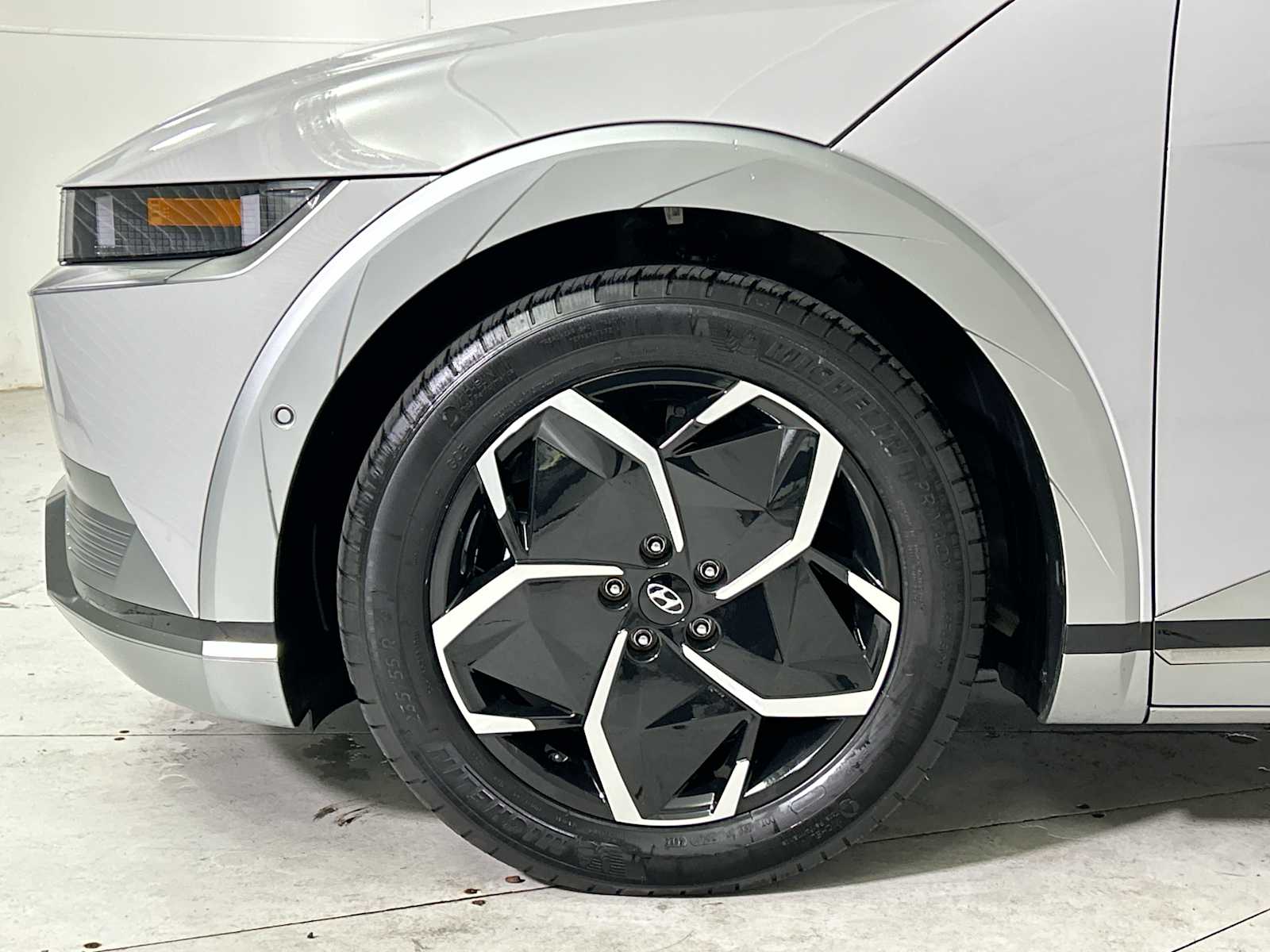 Thumbnail: 2024 Hyundai Ioniq 5 - 19