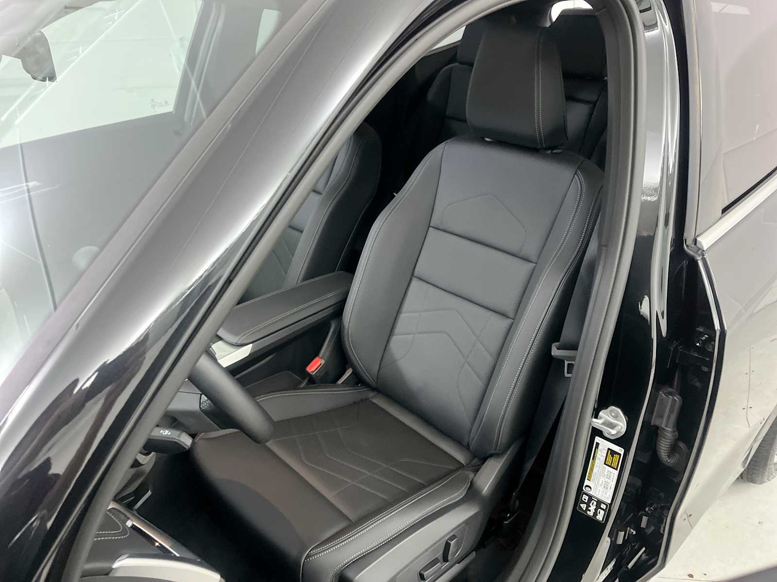 Thumbnail: 2025 BMW X1 - 13