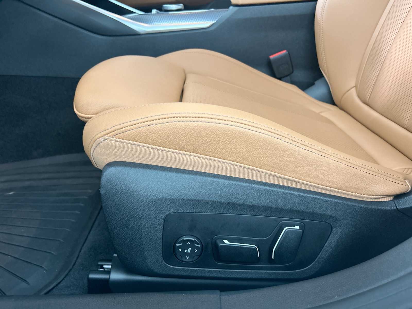 Thumbnail: 2025 BMW i4 - 14