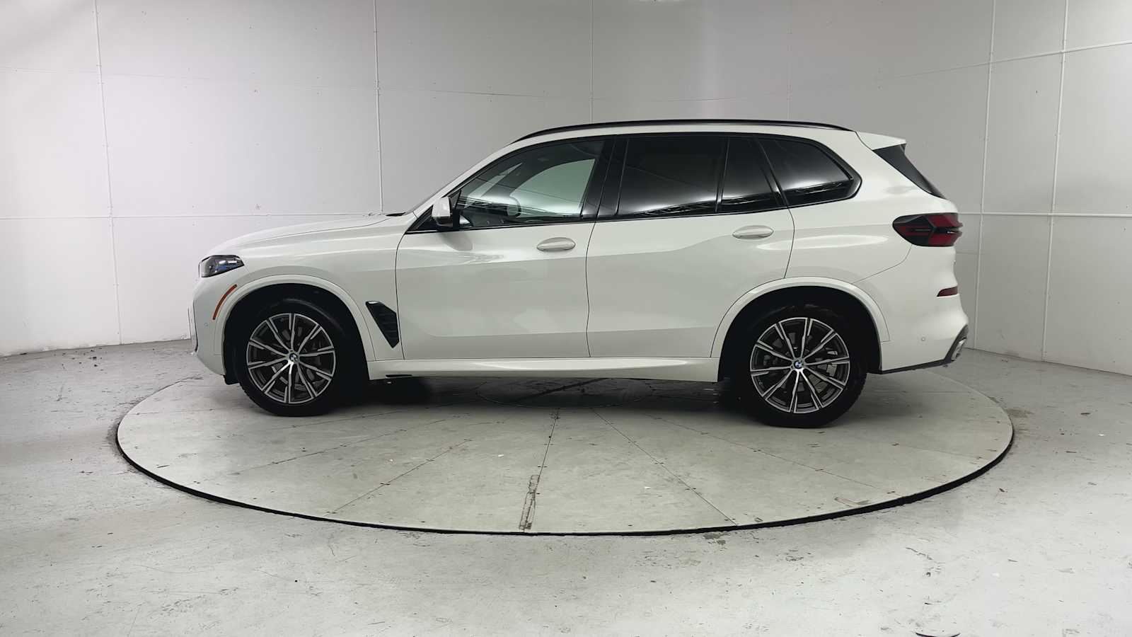 Thumbnail: 2026 BMW X5 - 5