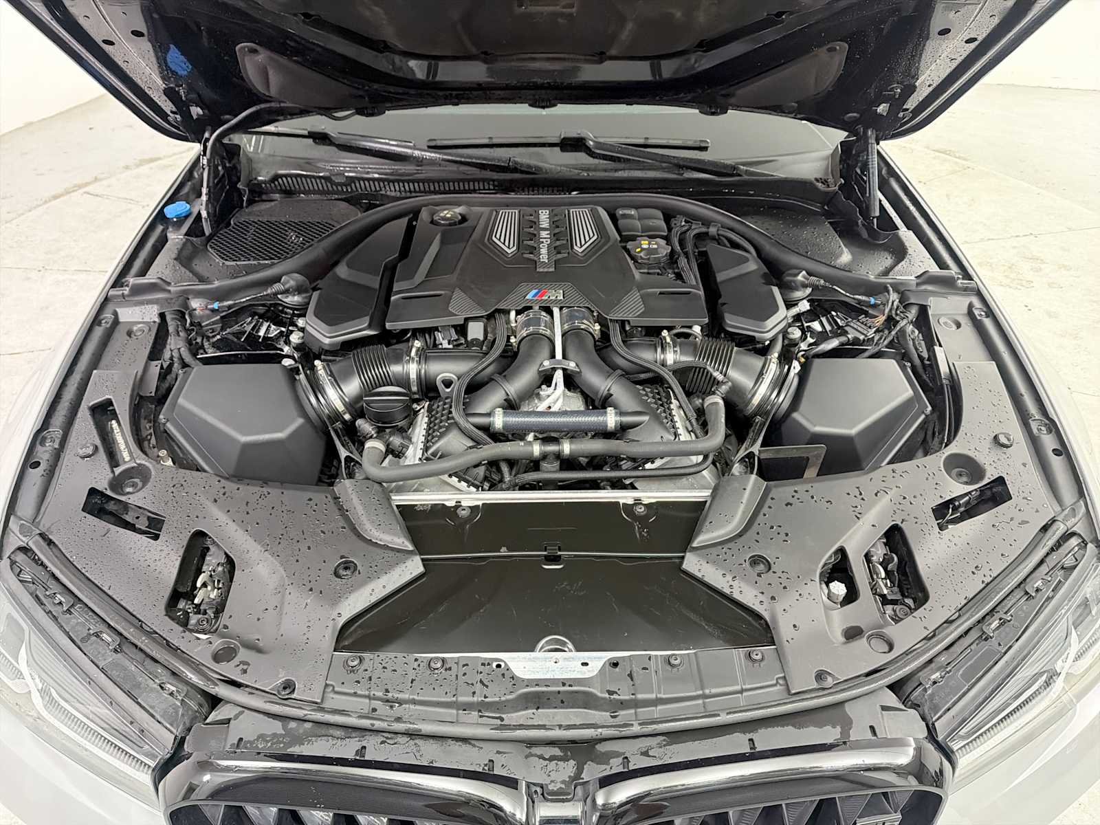 Thumbnail: 2023 BMW M5 - 18