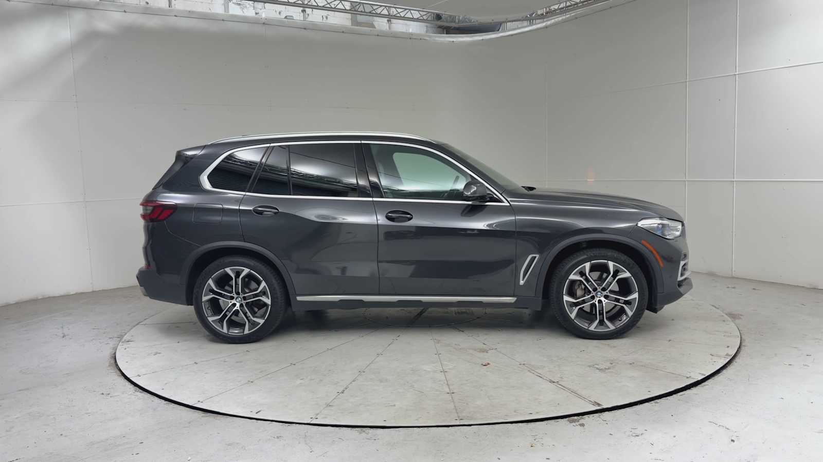 Thumbnail: 2023 BMW X5 - 8