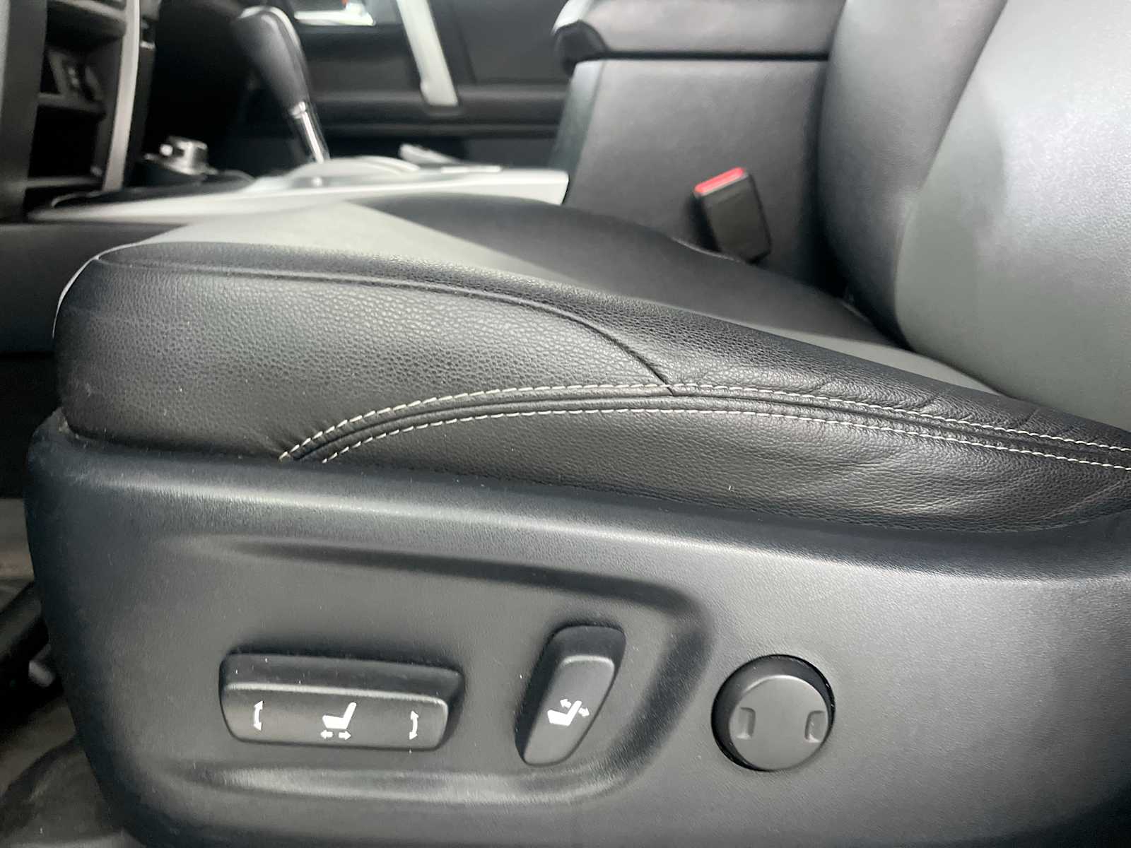 Thumbnail: 2018 Toyota 4Runner - 14