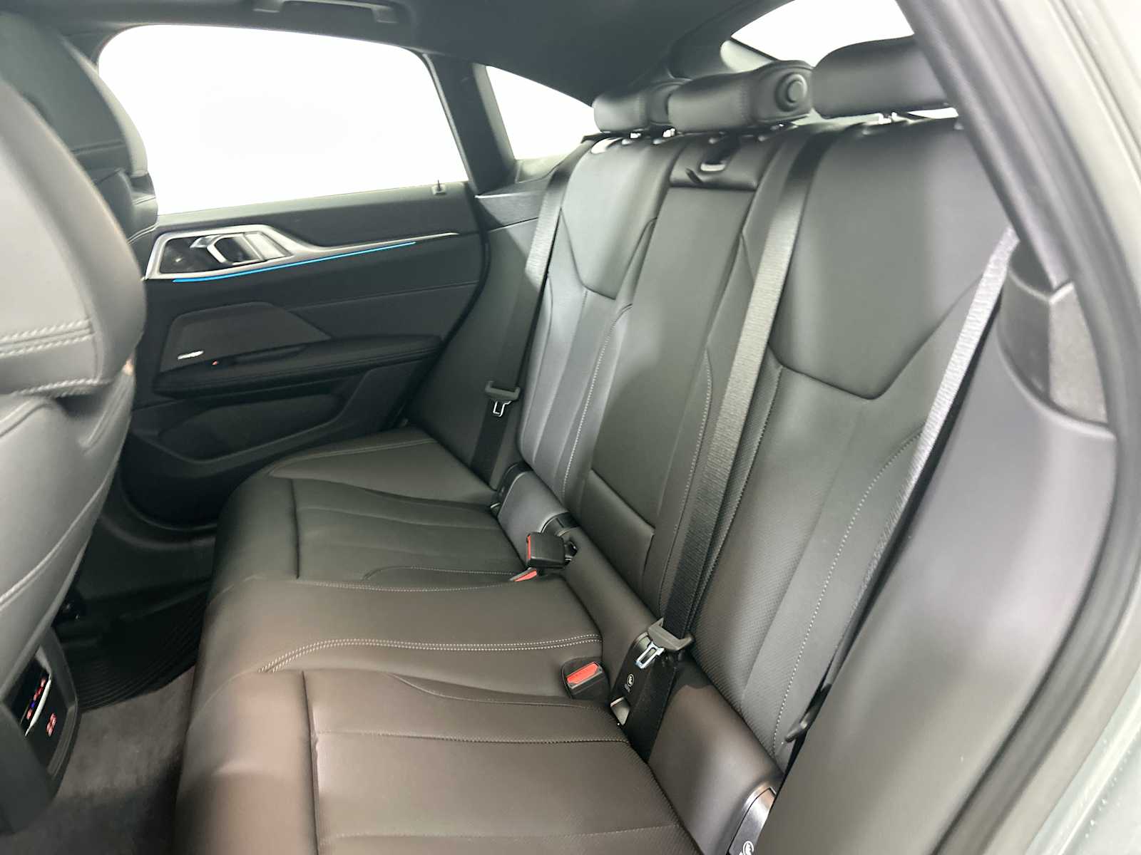 Thumbnail: 2025 BMW i4 - 25