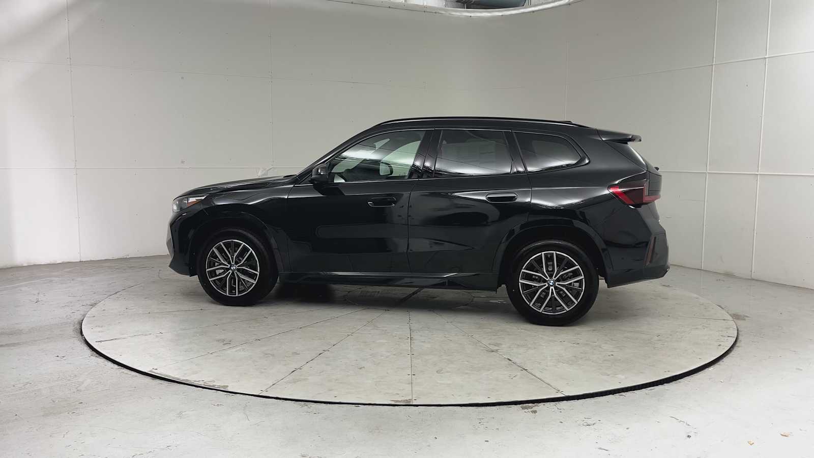 Thumbnail: 2026 BMW X1 - 5