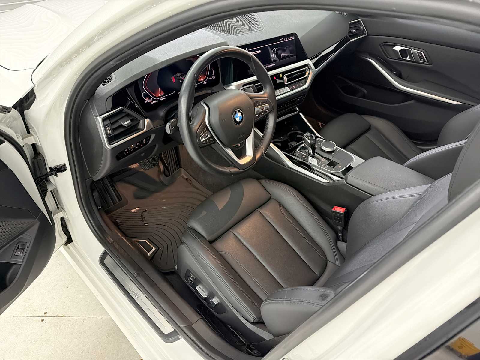 Thumbnail: 2019 BMW 3 Series - 11
