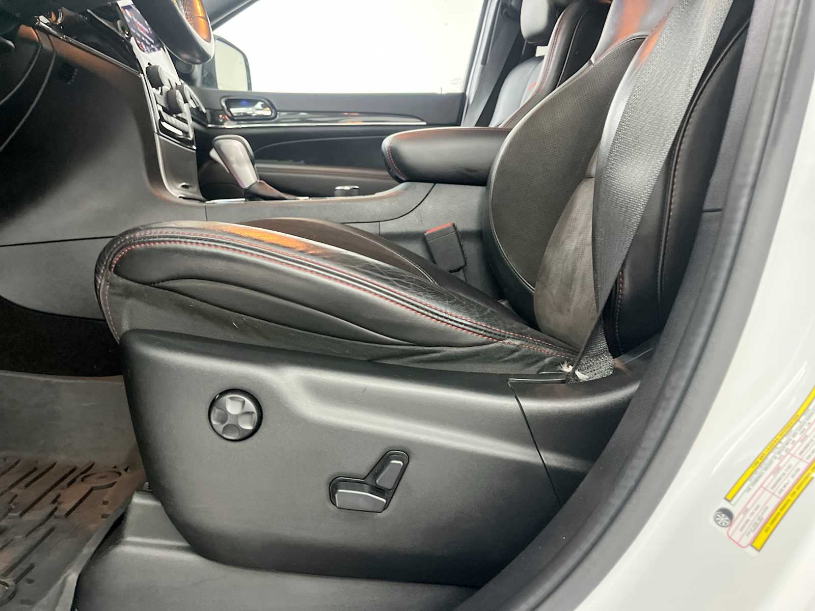 Thumbnail: 2020 Jeep Grand Cherokee - 20