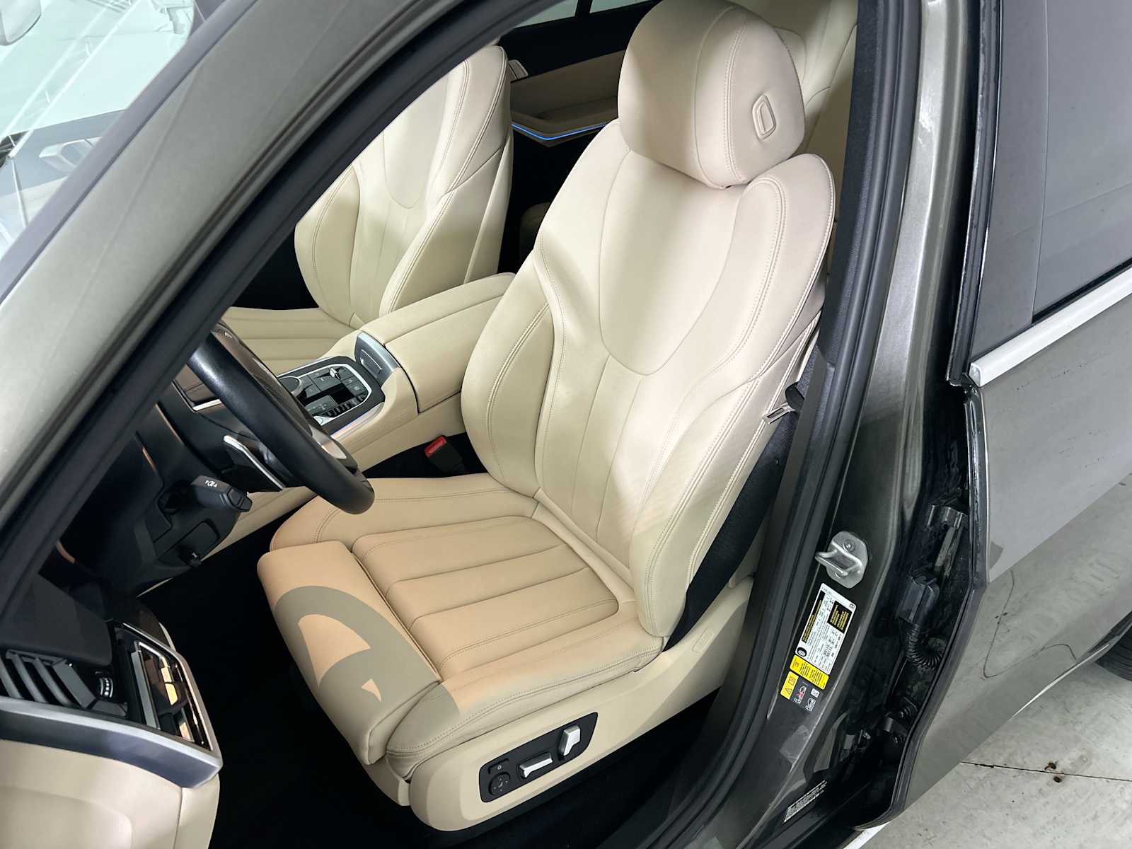 Thumbnail: 2022 BMW X5 - 13