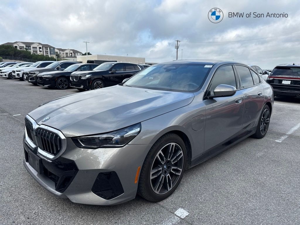 Certified 2025 BMW 550e xDrive Sedan