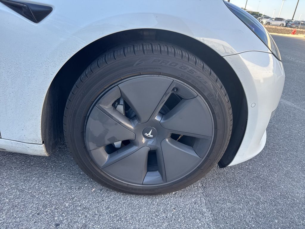 2022 Tesla Model 3 Long Range photo 3