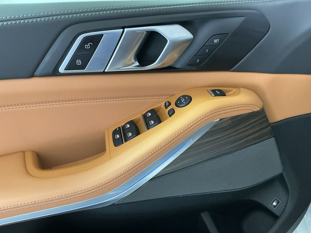 2026 BMW X5 50e - Photo 21