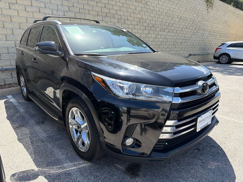 Used 2017 Toyota Highlander Limited V6 SUV