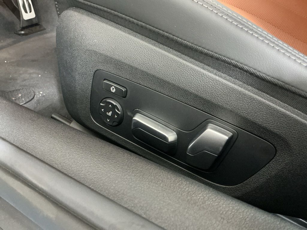 2026 BMW 8 Series 840i - Photo 21