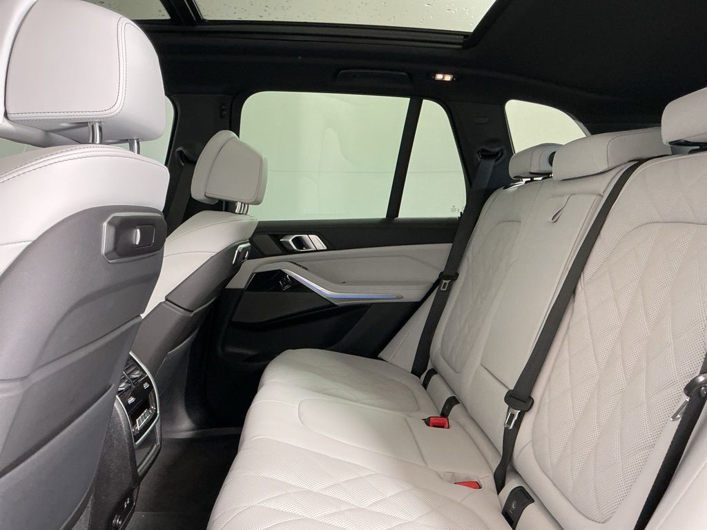 2026 BMW X5 50e - Photo 29