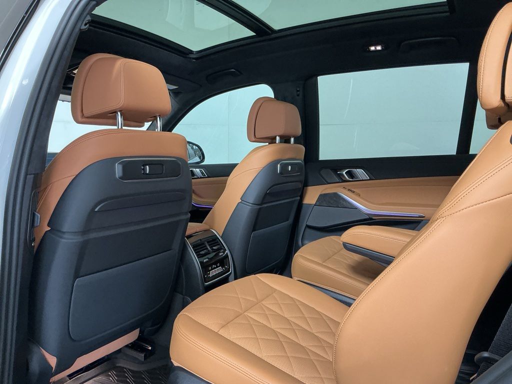2026 BMW X7 40i - Photo 27