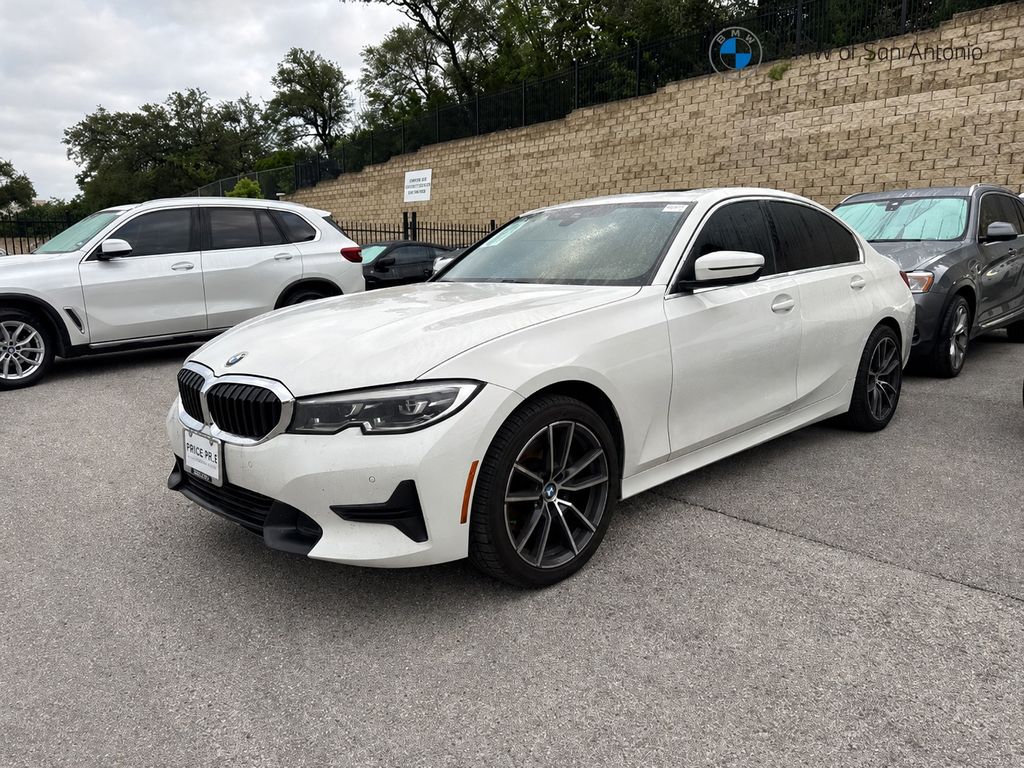 2020 BMW 3 Series 330i xDrive Sedan's photo