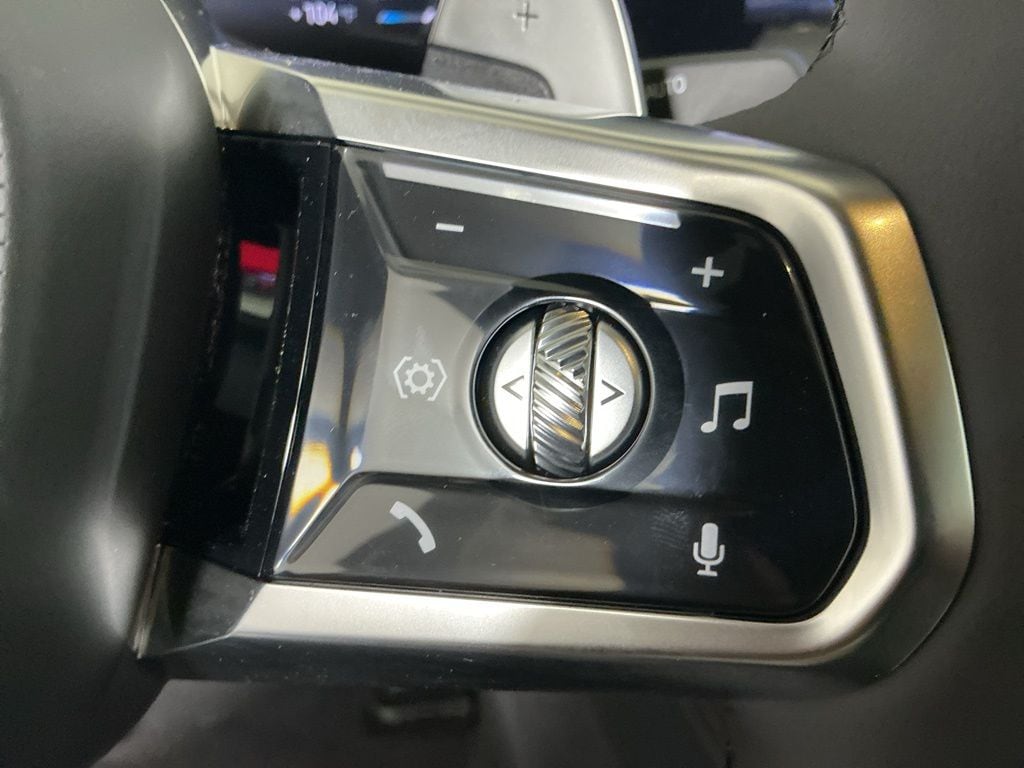 2025 BMW 7 Series 760i - Photo 18