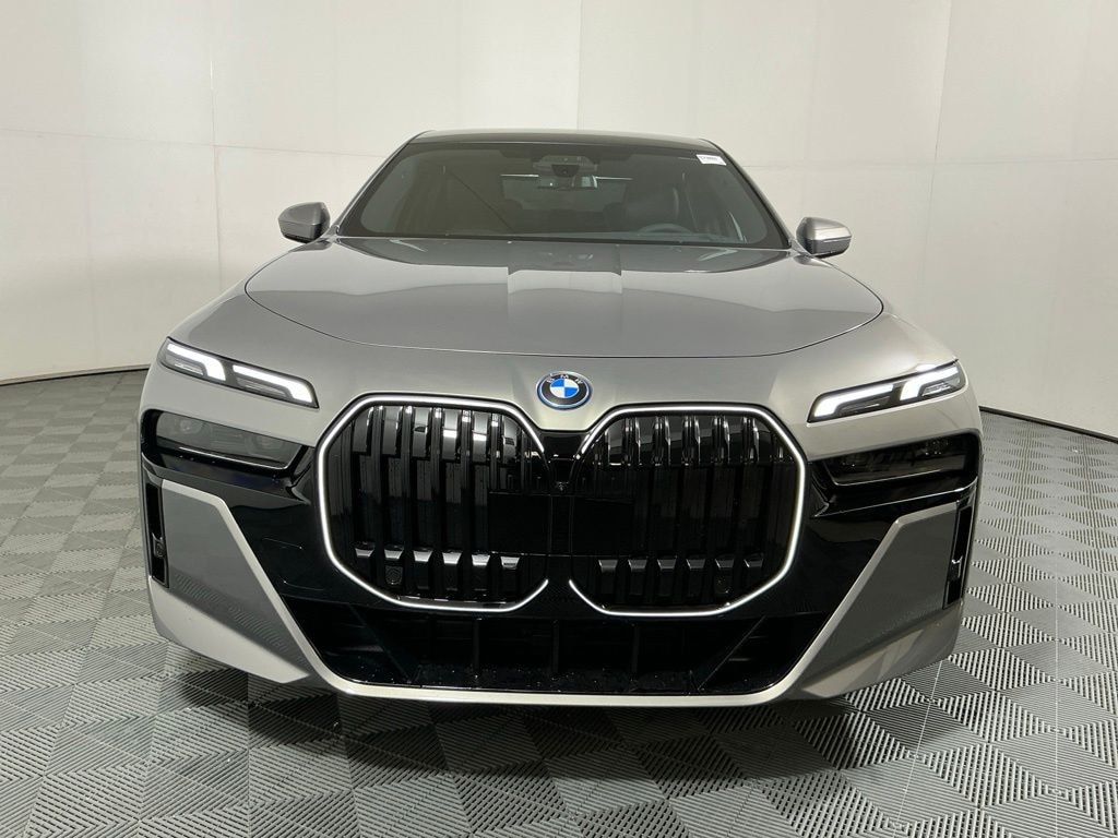 New 2026 BMW 750e xDrive Sedan
