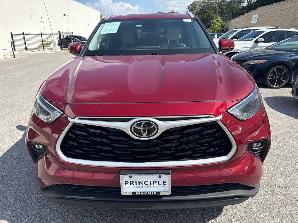 Used 2022 Toyota Highlander XLE SUV