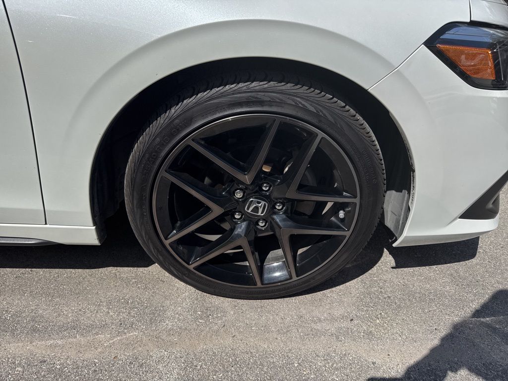 2023 Honda Civic Sport Touring Hatchback photo 3