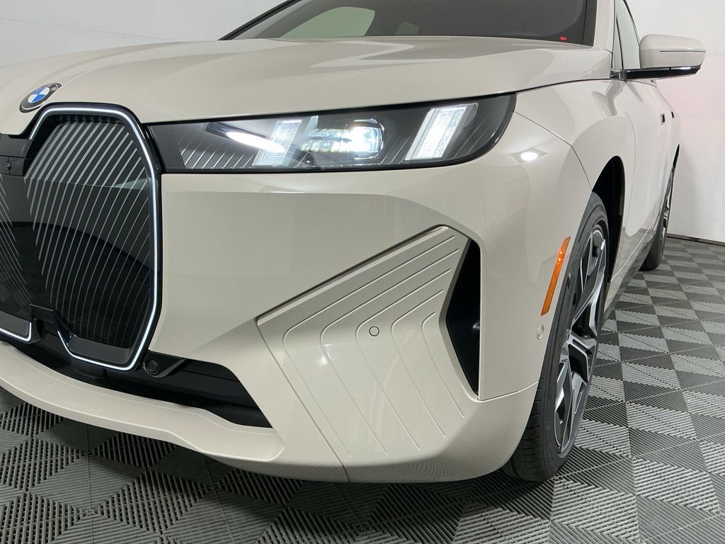 2026 BMW iX 45 - Photo 8