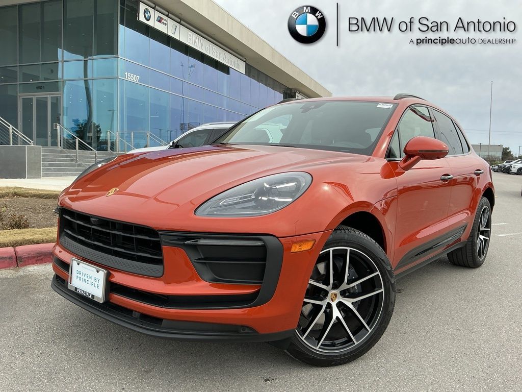 2022 Porsche Macan Base