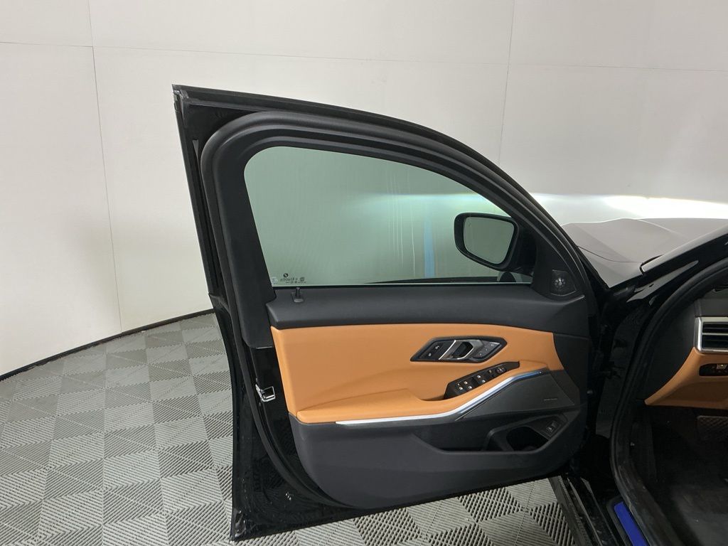 2026 BMW 3 Series 330i - Photo 24