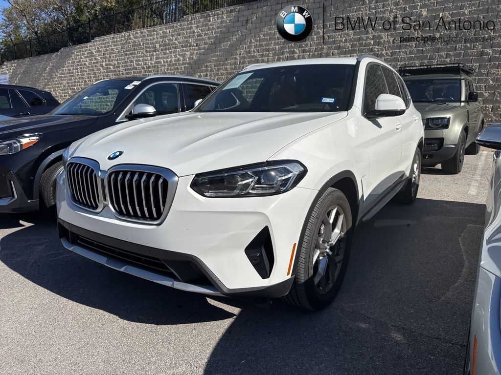 2023 BMW X3 30i's photo