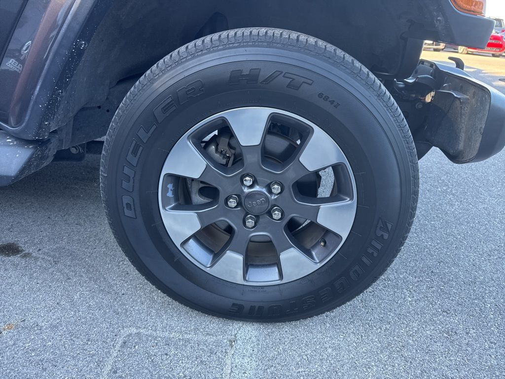 2018 Jeep Wrangler Unlimited Sahara photo 3